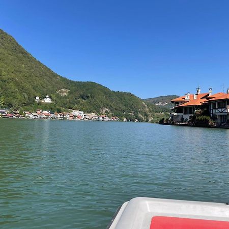 Vila Oaza - Zvornicko Jezero زفورنيك المظهر الخارجي الصورة
